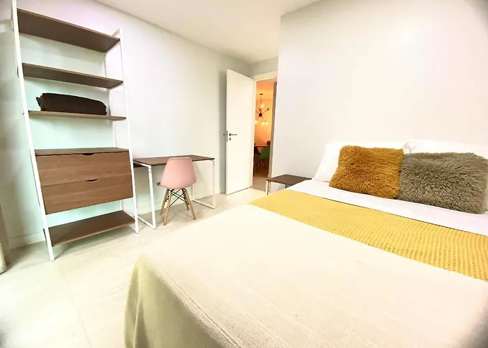 Apartamentos De 2 Quartos Com Piscina Na Praia Dos Anjos